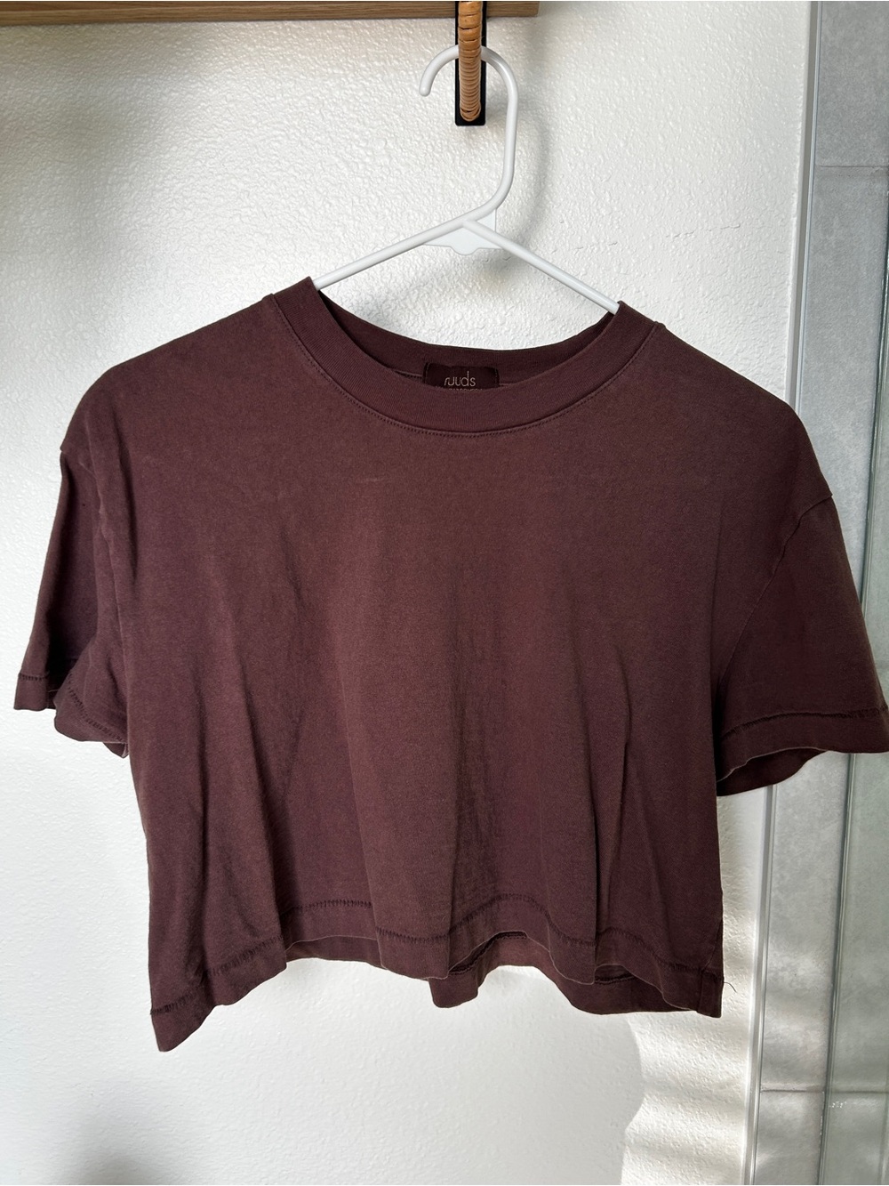 nuuds Cropped Crewneck Tee in coffee